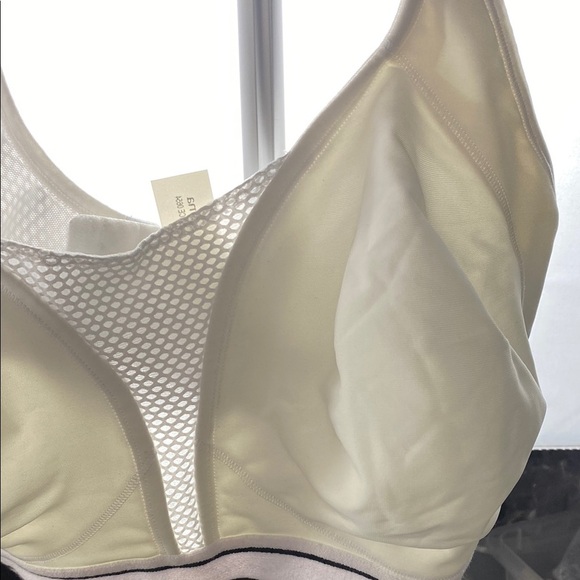 Amoena Women's Performance Light Support - Picture 4 of 8